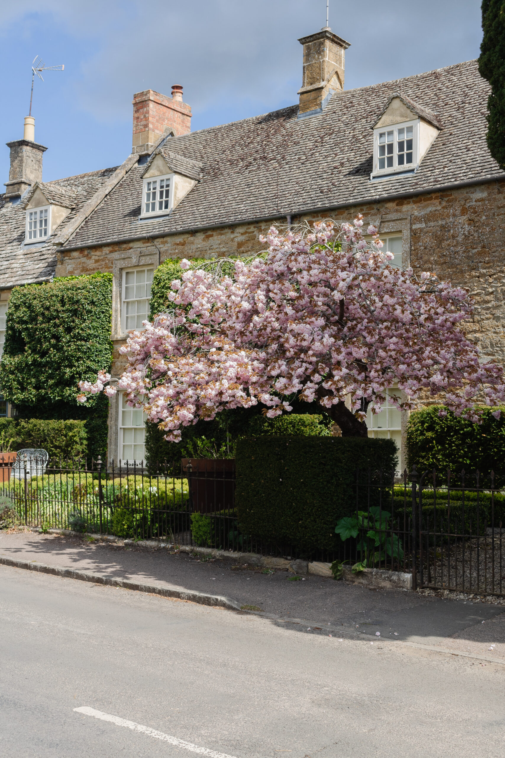 an edited lifestyle travel must-visit villages in the cotswolds