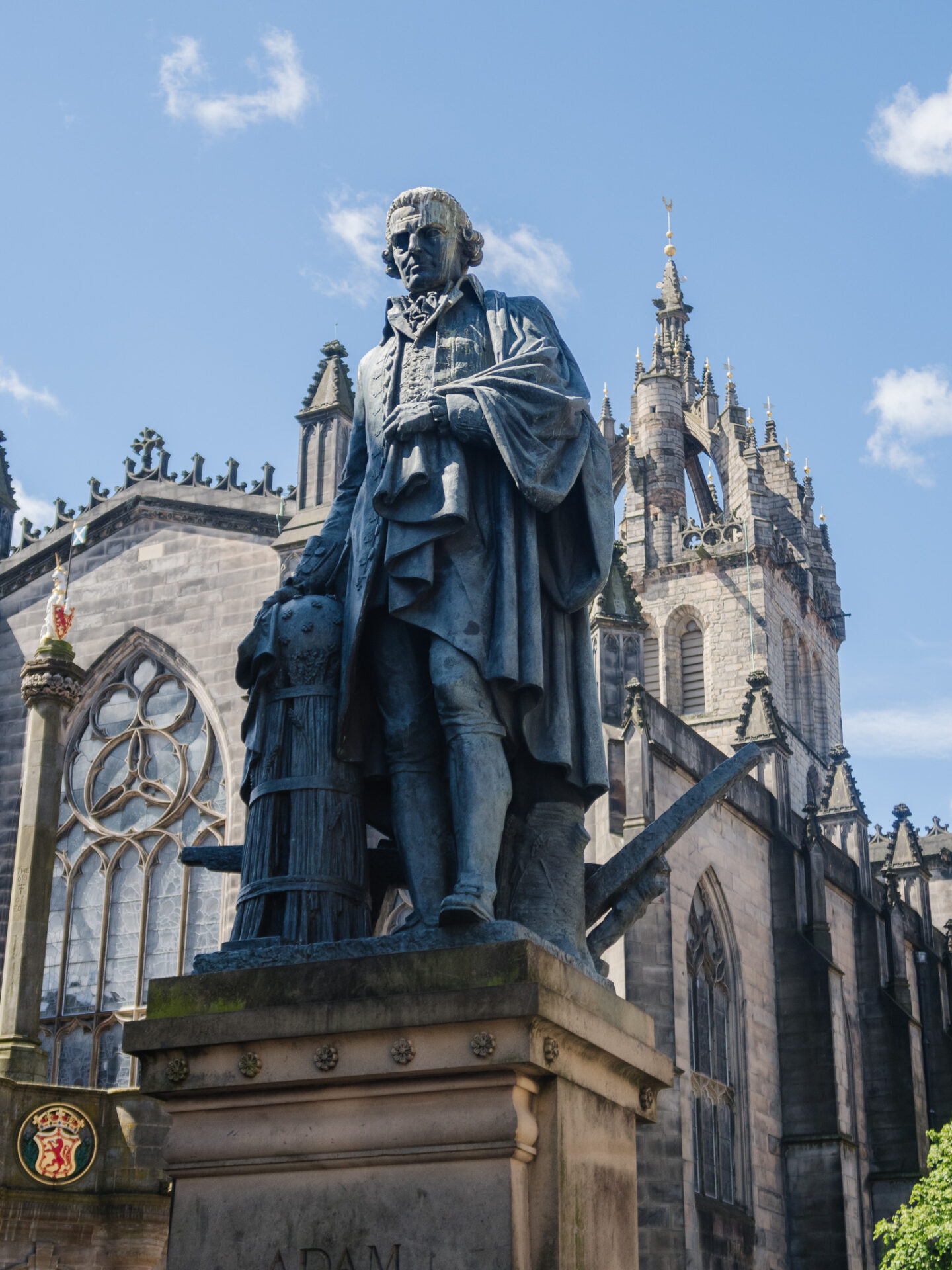 an edited lifestyle travel Edinburgh city guide